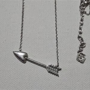 Kendra‎ Arrow Necklace